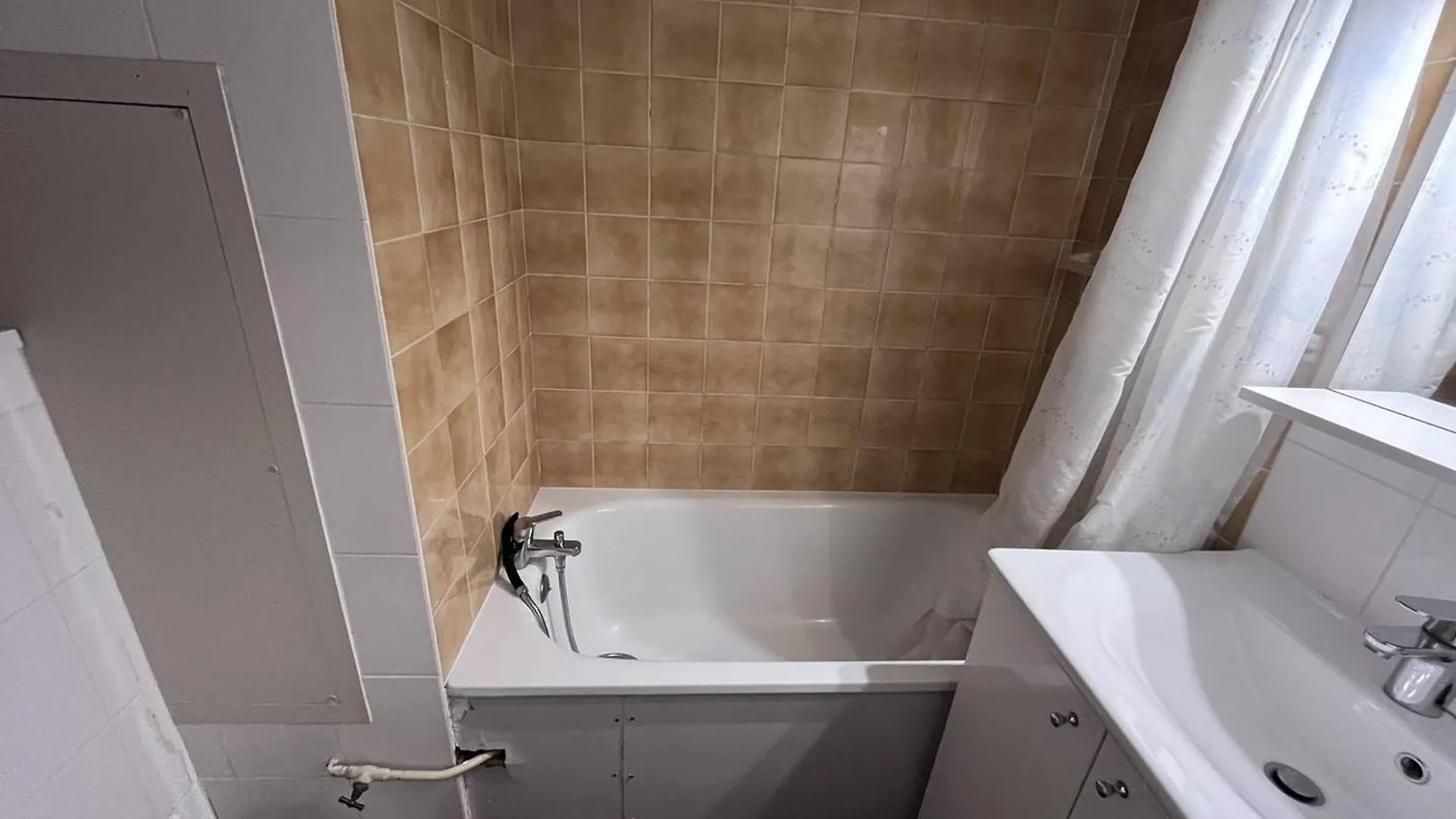 Appartamento Studio Cosy En Centre-Ville Avec Balcon Et Cellier A Skis - Fr-1-812-15 Cauterets